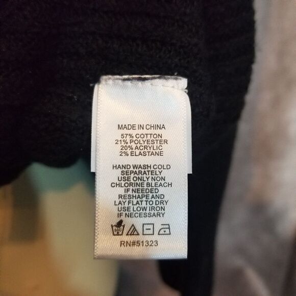 Nordstrom Black Wool/Cashmere Square Top One Size - Picture 6 of 6